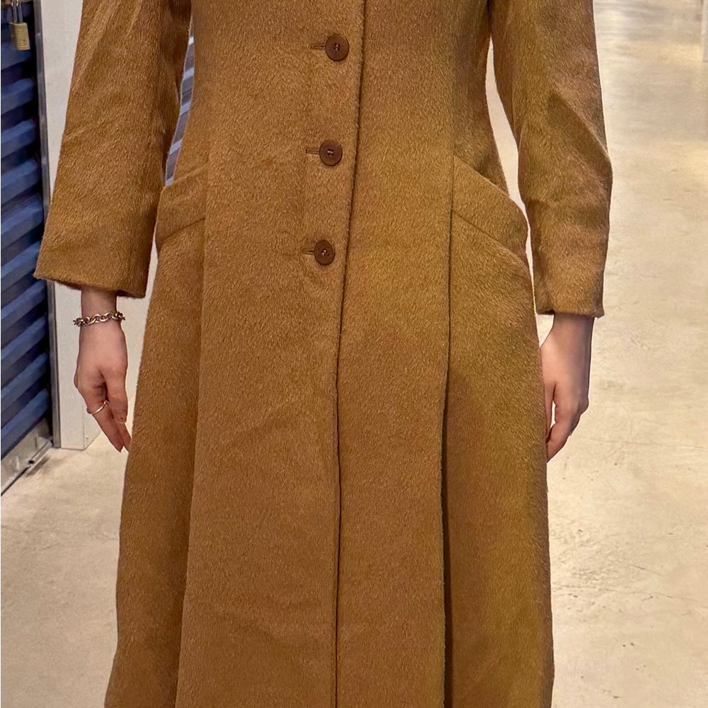 Giorgio Armani 100% Alpaca coat in pristine condition absolutely stunning coat - Picture 7 of 9